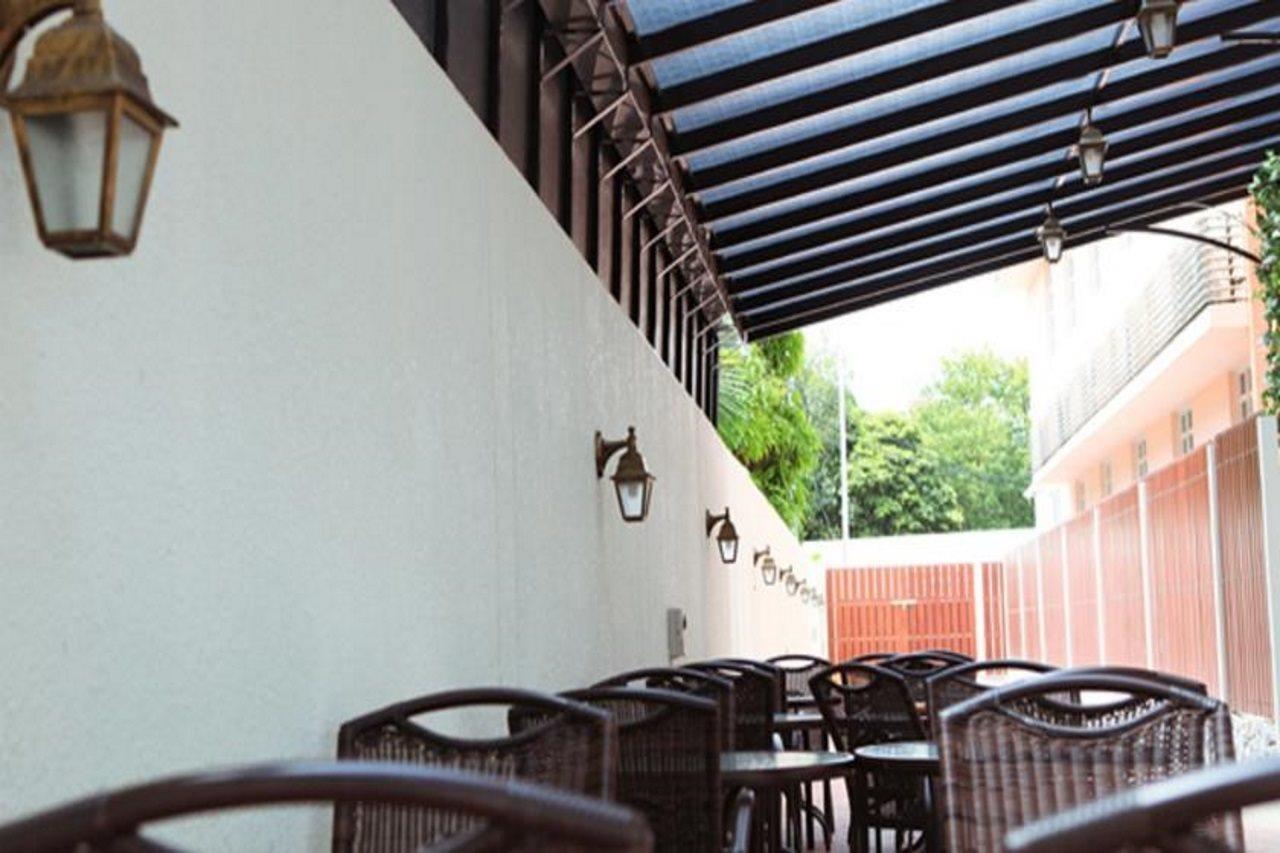 G Inn George Town Exterior foto