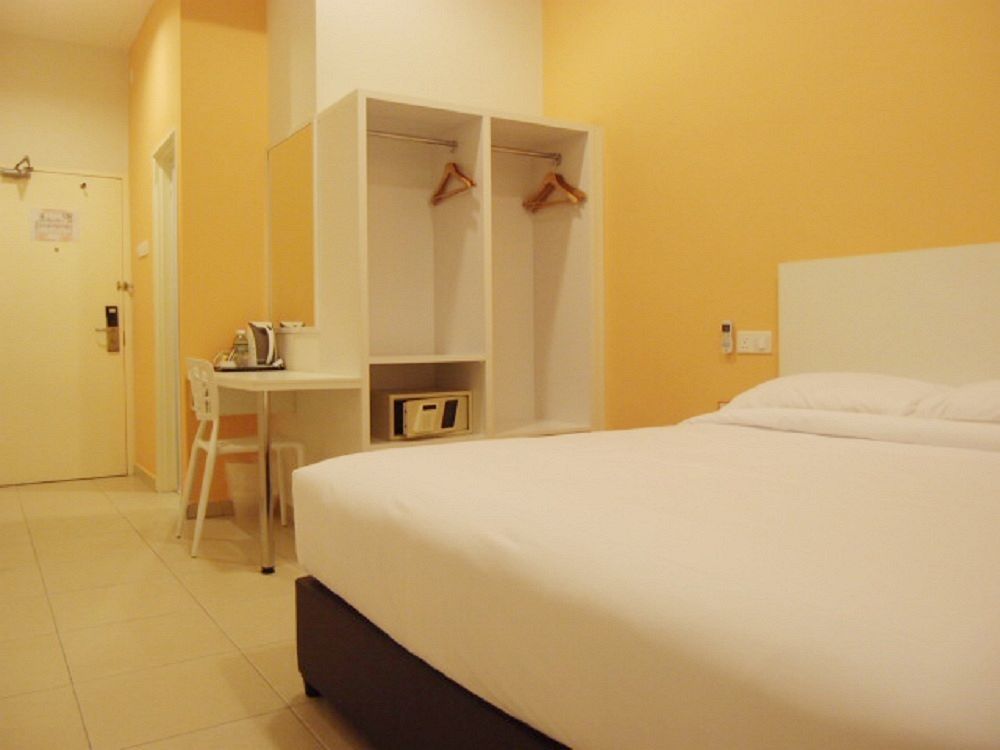 G Inn George Town Exterior foto